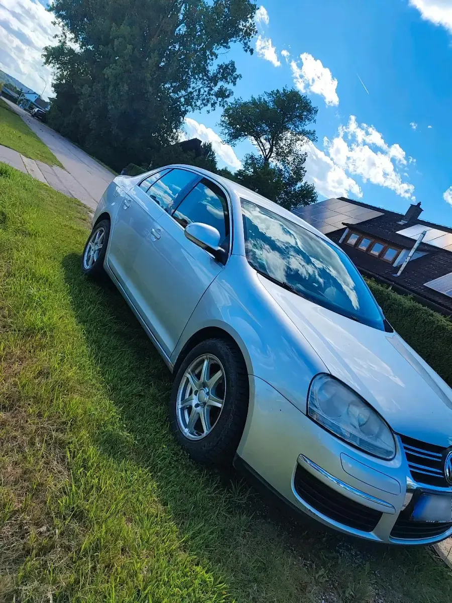 Gebraucht VW Jetta 102 PS (75 kW) 2006 Silber Limousine