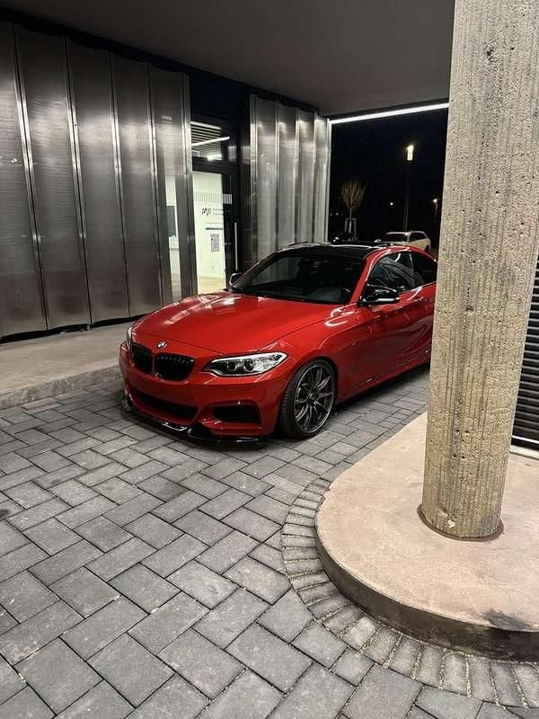 Rot Gebraucht 2016 BMW M235 Sport Line Coupé | 37.299 € (Teuer) - Bild 1/4