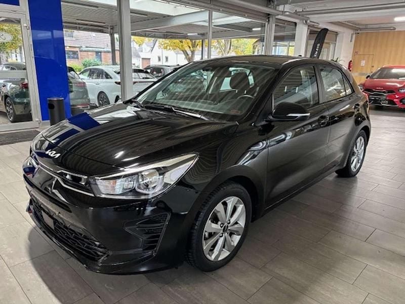 Schwarz Gebraucht 2022 Kia Rio Vision Limousine | 14.990 € (Fairer Preis) - Bild 1/4
