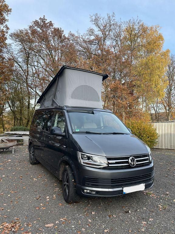 Grau Gebraucht 2018 VW T6 Edition Van | 53.700 € - Bild 1/4