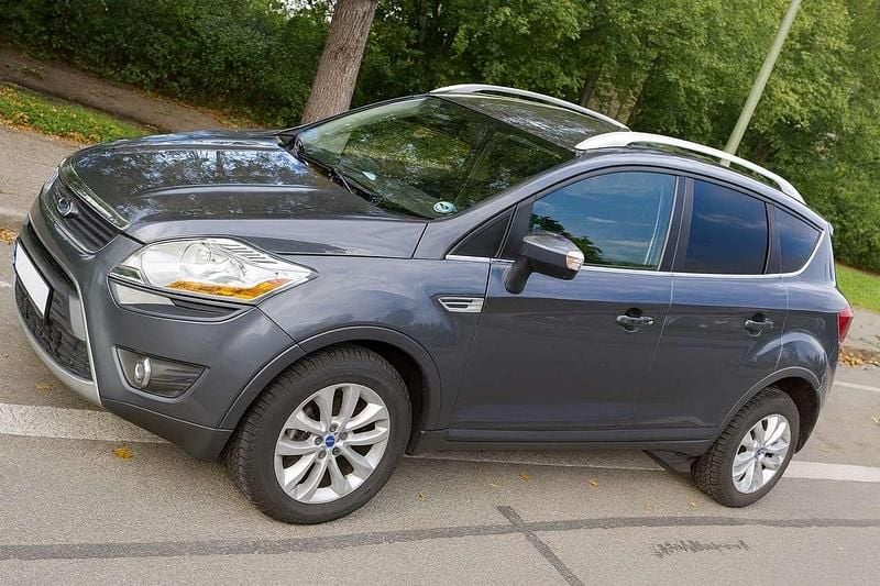 Gebraucht 2011 Ford Kuga Titanium SUV | 8.000 € (Teuer) - Bild 1/2