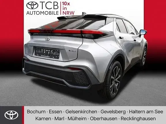 Gebraucht Toyota C-HR 140 PS (102 kW) 2025 Silver metallic / black SUV