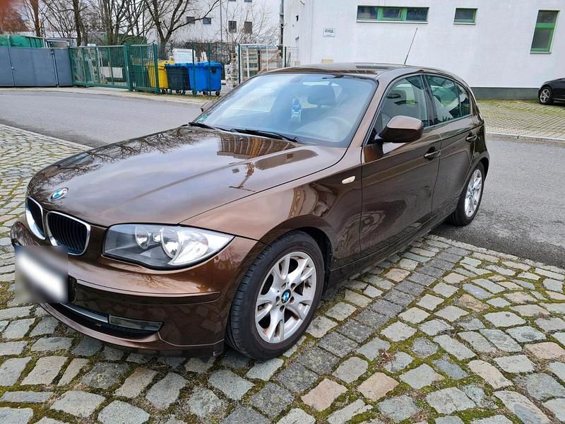 Gebraucht BMW 116 122 PS (89 kW) 2010 Braun Kleinwagen