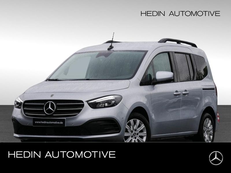 Silber Gebraucht 2024 Mercedes 180 Advantage Limousine | 29.748 € (Fairer Preis) - Bild 1/4