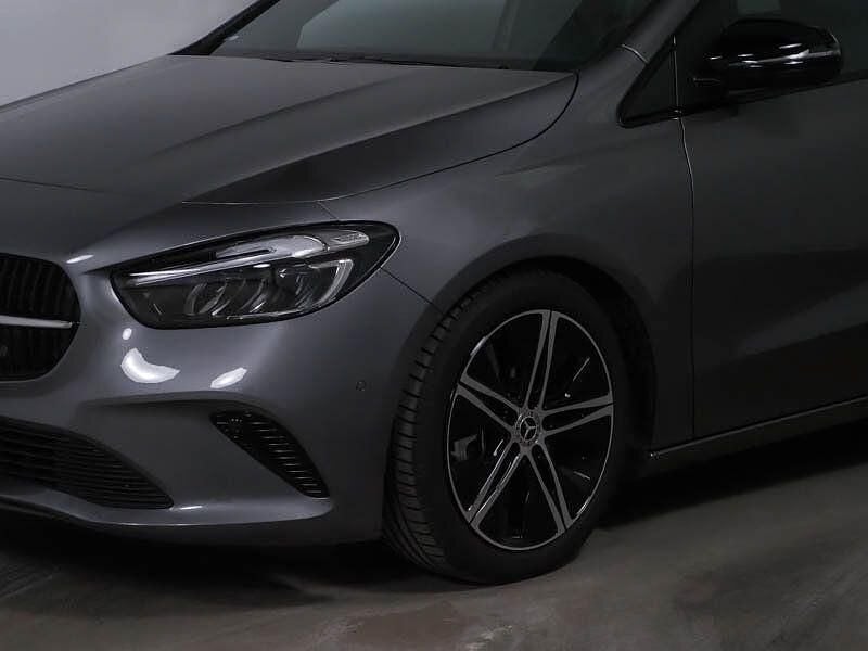 Gebraucht Mercedes B250 Progressive 224 PS (164 kW) 2024 Lack mountaingrau Van / Kleinbus