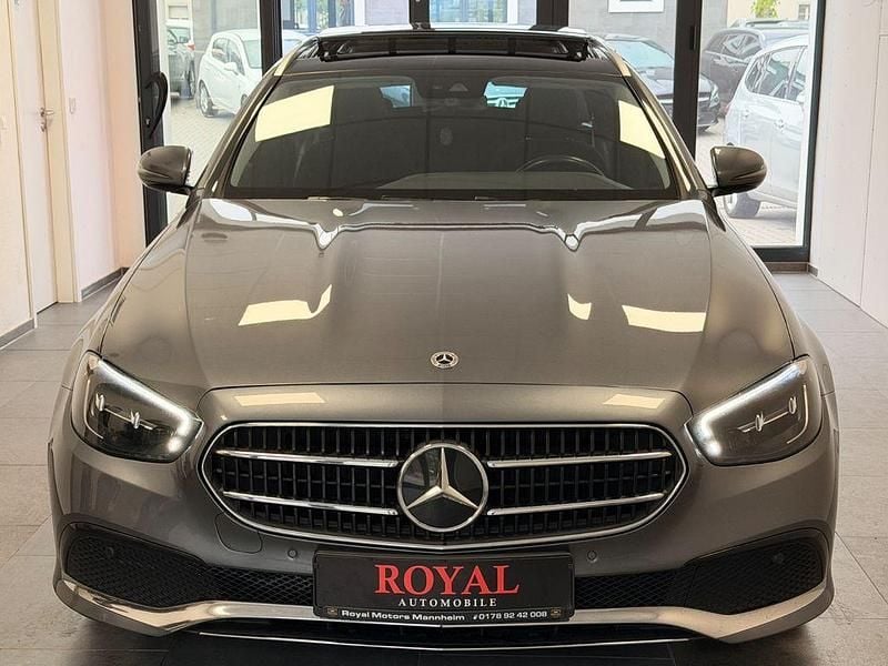 Gebraucht Mercedes E220 200 PS (147 kW) 2023 Grau Limousine