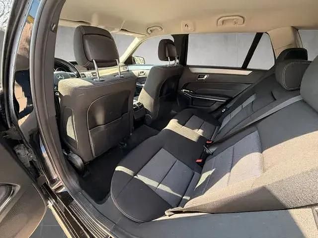 Second-hand Mercedes E200 136 CP (100 kW) 2013 Negru Break