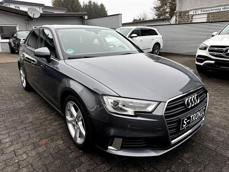 Gebraucht Audi A3 Sport 150 PS (110 kW) 2018 Grau Limousine