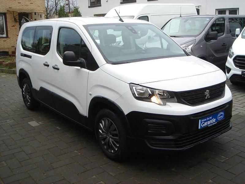 Gebraucht Peugeot Rifter Active 102 PS (75 kW) 2023 Weiß Van / Kleinbus