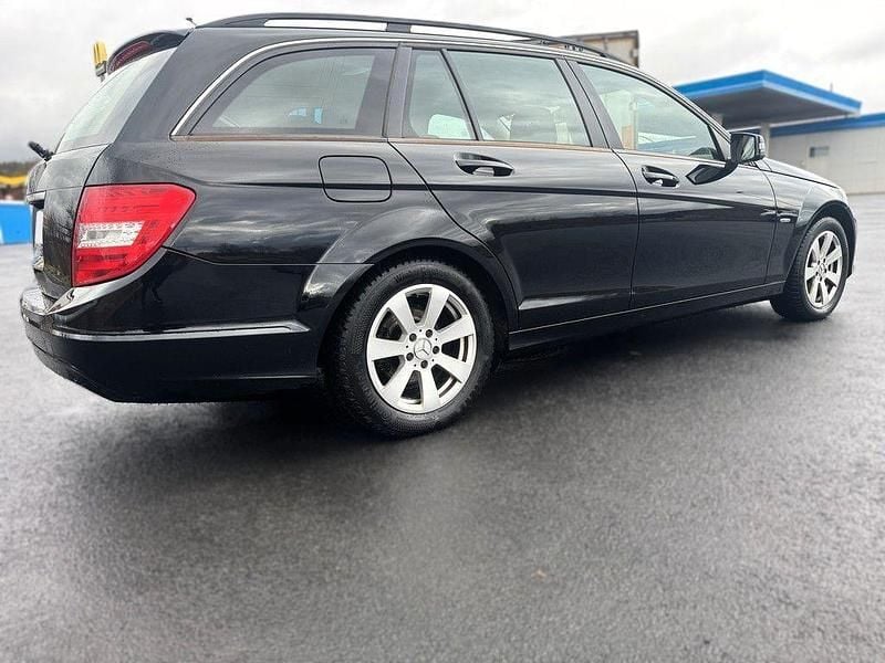 Gebraucht Mercedes C220 170 PS (125 kW) 2012 Schwarz Kombi