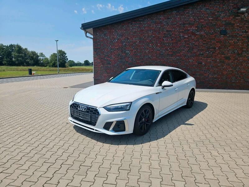 Weiß Gebraucht 2021 Audi A5 Sportback S-Line Limousine | 31.450 € (Fairer Preis) - Bild 1/4