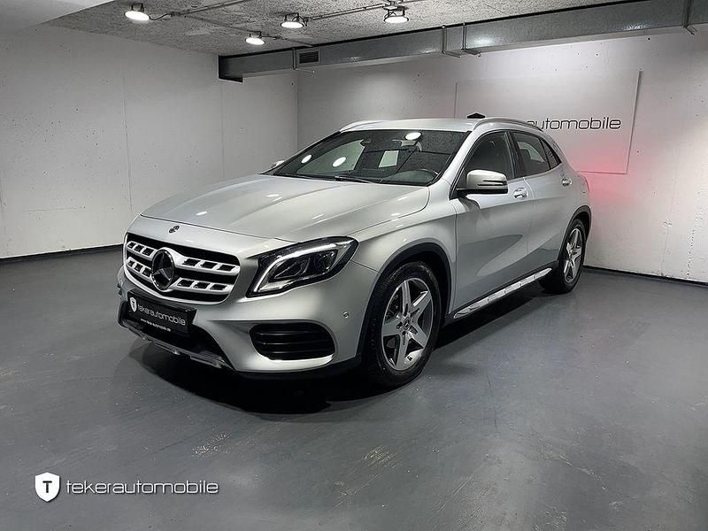 Silber Gebraucht 2019 Mercedes GLA200 AMG line SUV | 20.990 € (Guter Preis) - Bild 1/4