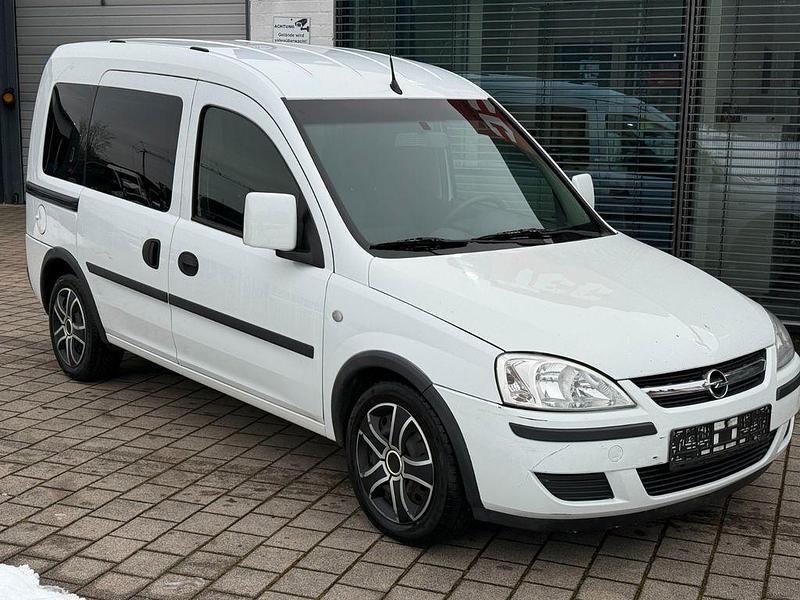 Gebraucht Opel Combo Edition 75 PS (55 kW) 2010 Weiß Van / Kleinbus