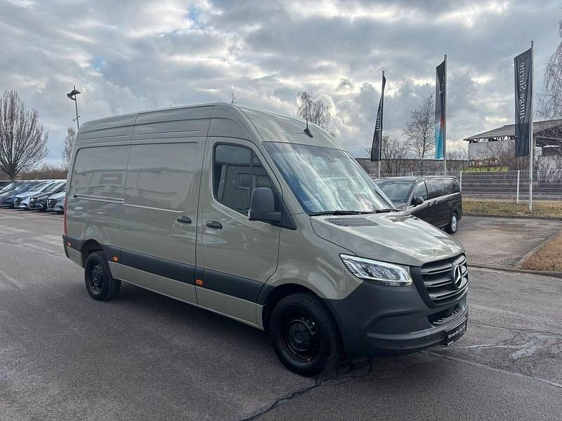 Gebraucht Mercedes Sprinter 170 PS (125 kW) 2025 Moosgrau Van