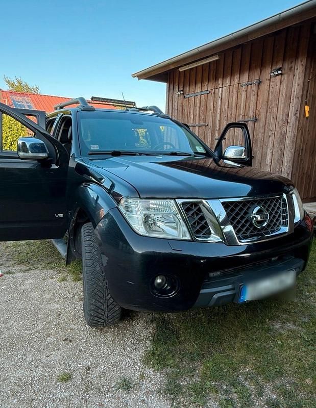 Schwarz Gebraucht 2014 Nissan Navara Abholung | 9.500 € (Superpreis) - Bild 1/4