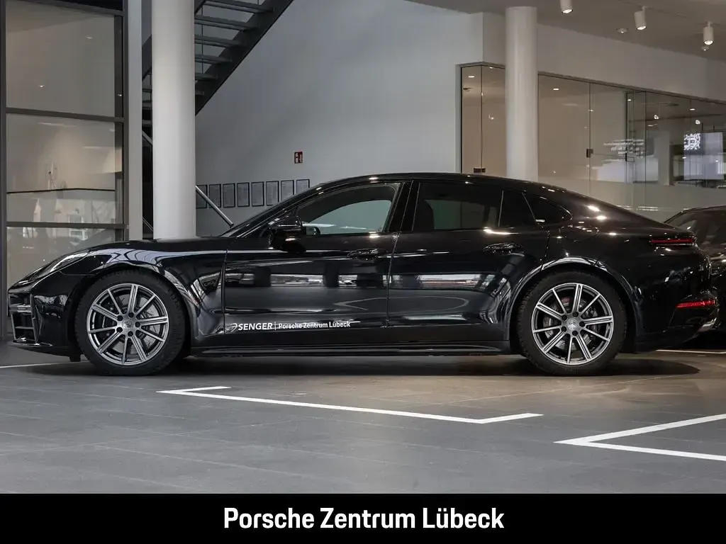 Gebraucht Porsche Panamera 4S E-Hybrid 544 PS (400 kW) 2025 Tiefschwarzmetallic Kleinwagen