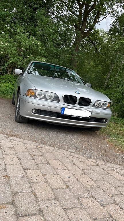 Gebraucht BMW 520 170 PS (125 kW) 2002 Silber Limousine