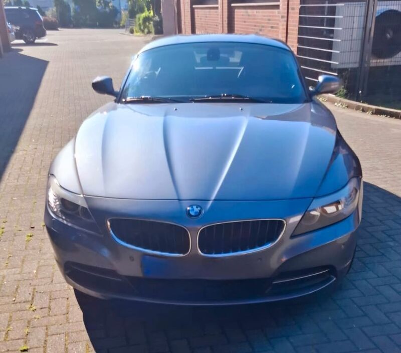 Grau Gebraucht 2012 BMW Z4 Performance Cabrio | 13.990 € (Guter Preis) - Bild 1/4