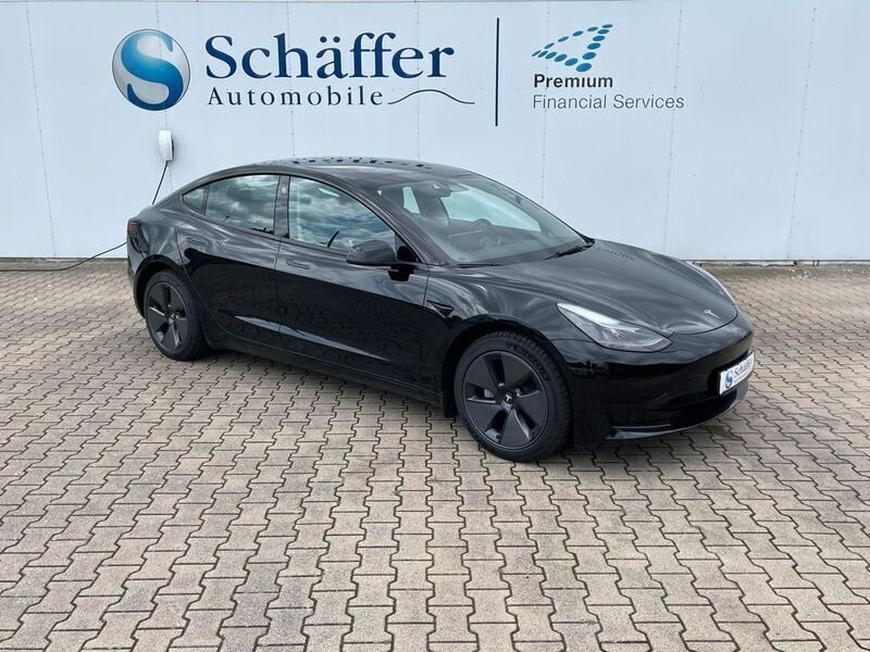Schwarz Gebraucht 2022 Tesla Model 3 Standard Range Limousine | 35.990 € (Teuer) - Bild 1/4