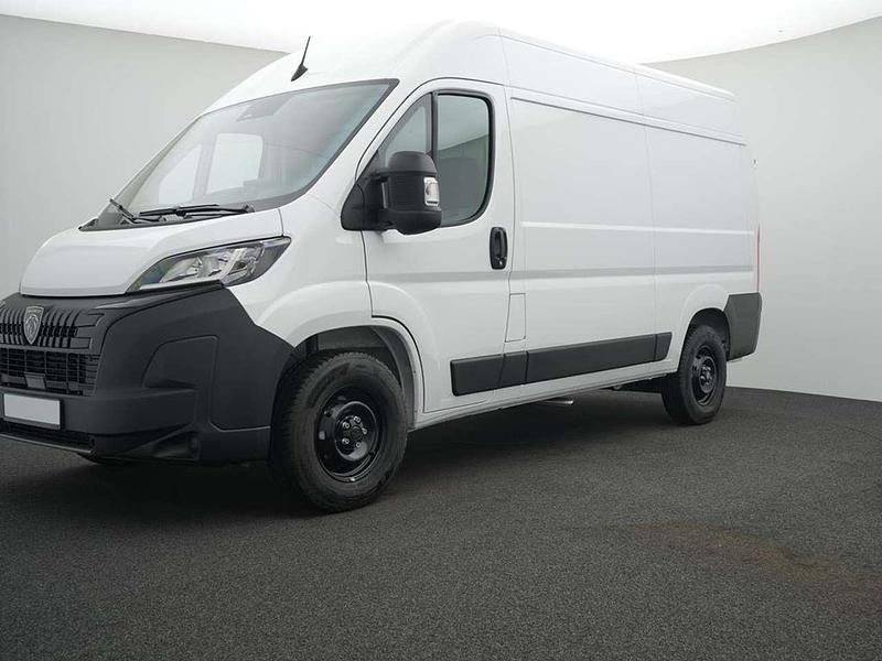 Gebraucht Peugeot Boxer 140 PS (102 kW) 2025 Weiß Van