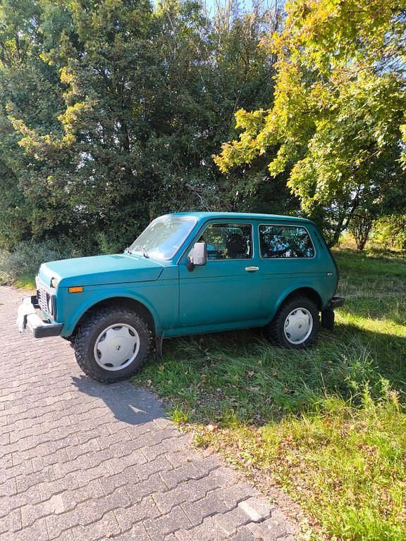 Grün Gebraucht 2008 Lada niva SUV | 4.500 € (Fairer Preis) - Bild 1/4