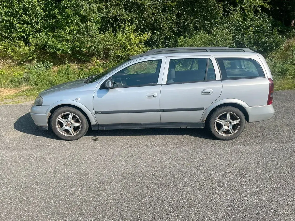 Gebraucht Opel Astra 80 PS (58 kW) 2003 Silber Kombi