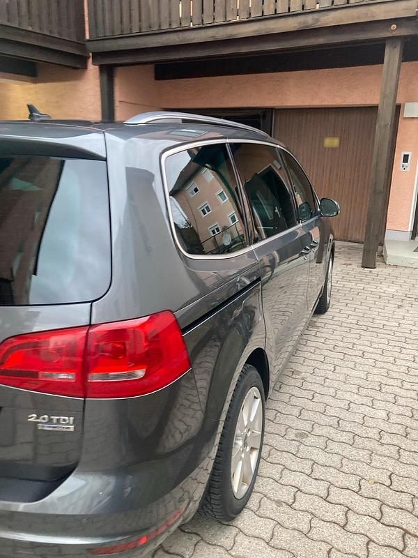 Gebraucht VW Sharan 140 PS (102 kW) 2011 Grau Van / Kleinbus