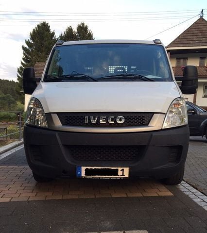 Weiß Gebraucht 2011 Iveco Daily | 9.250 € - Bild 1/4