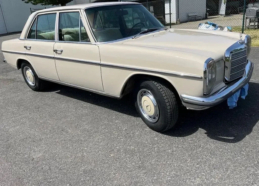 Gebraucht Mercedes W115 95 PS (69 kW) 1971 Beige Limousine