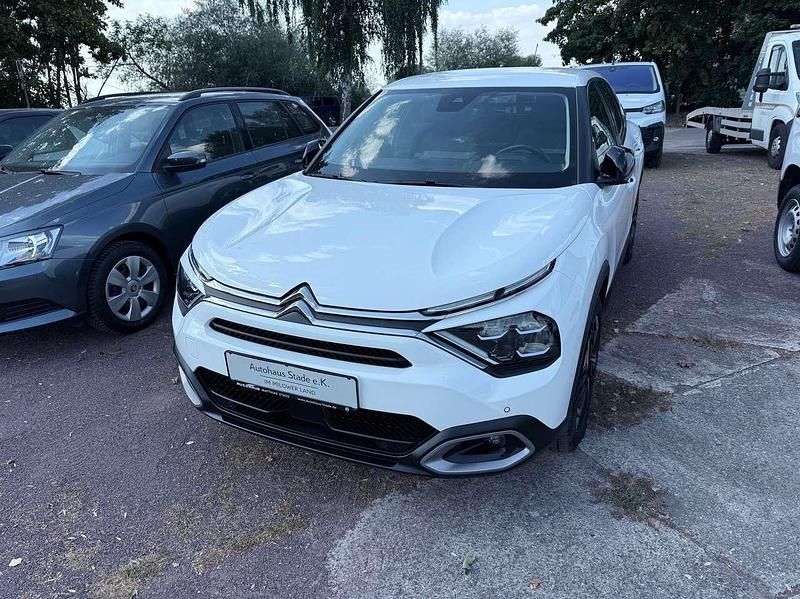 Polarweiß Gebraucht 2022 Citroën C4 Shine Limousine | 17.990 € (Guter Preis) - Bild 1/4