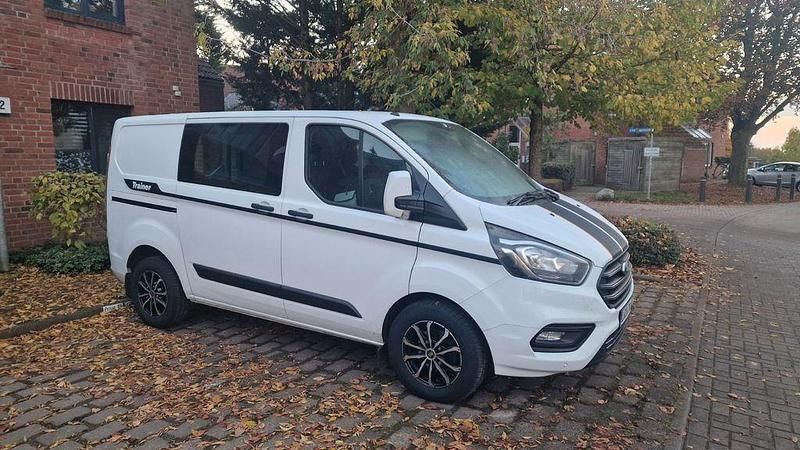 Weiß Gebraucht 2019 Ford Transit Custom Trend Van / Kleinbus | 19.999 € (Guter Preis) - Bild 1/4