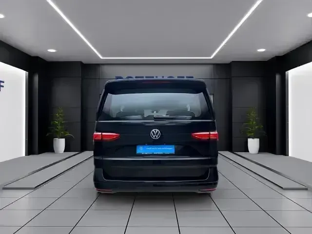 Usata VW Multivan Basis 150 CV (110 kW) 2024 Nero Monovolume