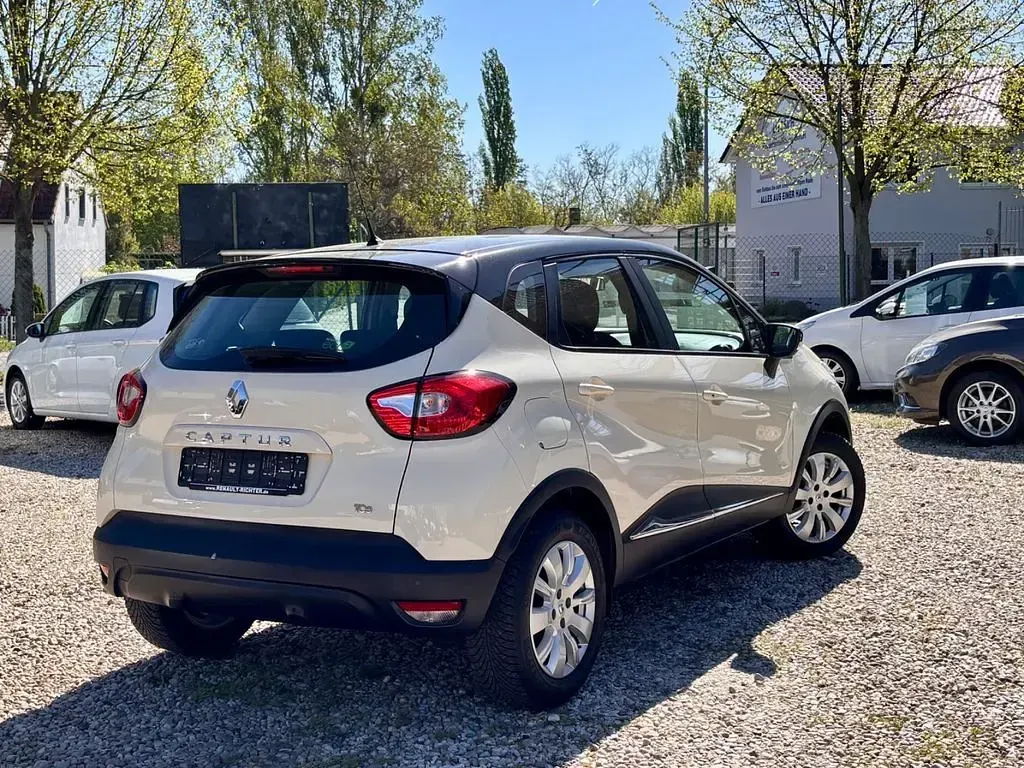 Gebraucht Renault Captur Dynamique 90 PS (66 kW) 2015 Beige SUV