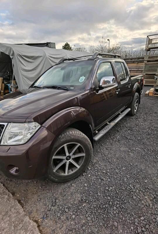 Braun Gebraucht 2011 Nissan Navara Abholung | 10.250 € (Fairer Preis) - Bild 1/4