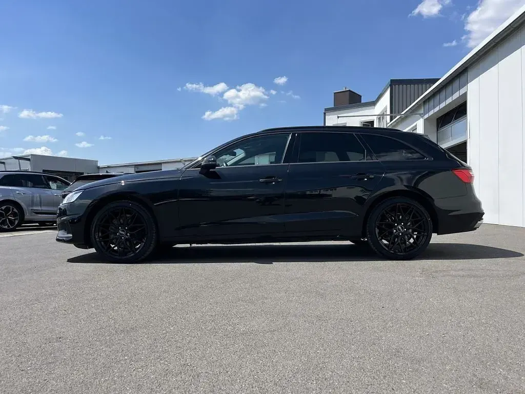 Gebraucht Audi A4 S-Line 150 PS (110 kW) 2022 Mythosschwarz Kombi