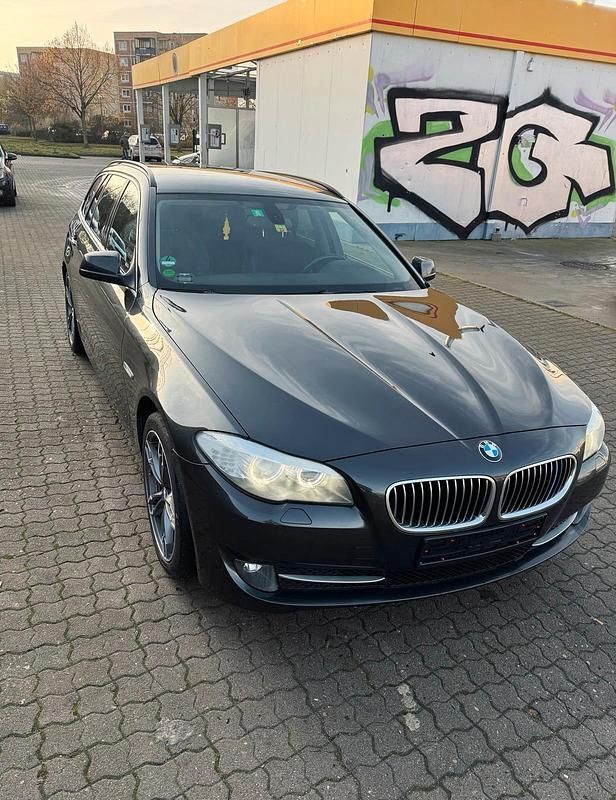 Gebraucht BMW 530 204 PS (150 kW) 2011 Schwarz Limousine
