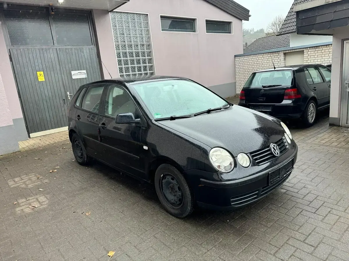 Gebraucht VW Polo 65 PS (47 kW) 2003 Schwarz Kleinwagen