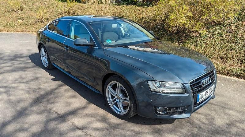 Grau Gebraucht 2010 Audi A5 Sportback Limousine | 8.999 € (Fairer Preis) - Bild 1/4