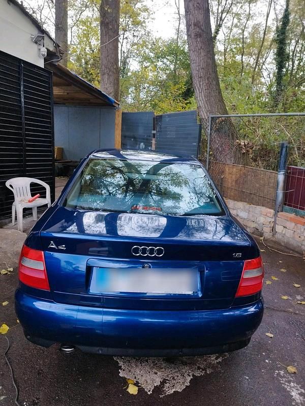 Blau Gebraucht 2001 Audi A4 Limousine | 1.666 € (Fairer Preis) - Bild 1/4