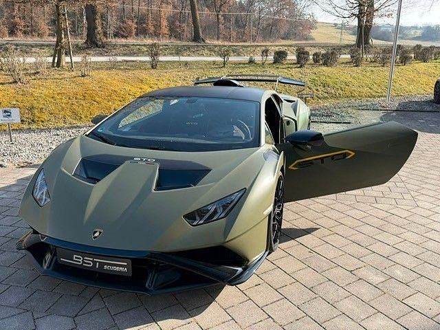 Gebraucht Lamborghini Huracán 640 PS (470 kW) 2023 Grün