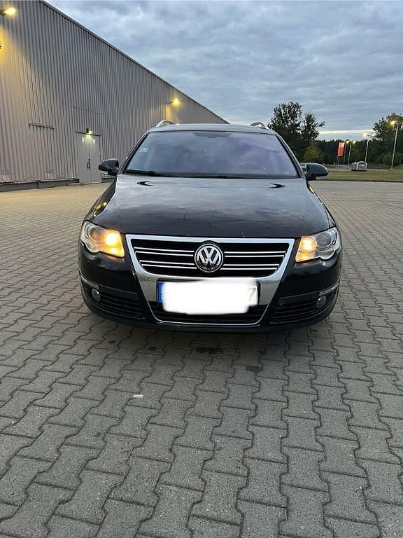 Schwarz Gebraucht 2008 VW Passat R-line Edition Limousine | 4.500 € (Fairer Preis) - Bild 1/4