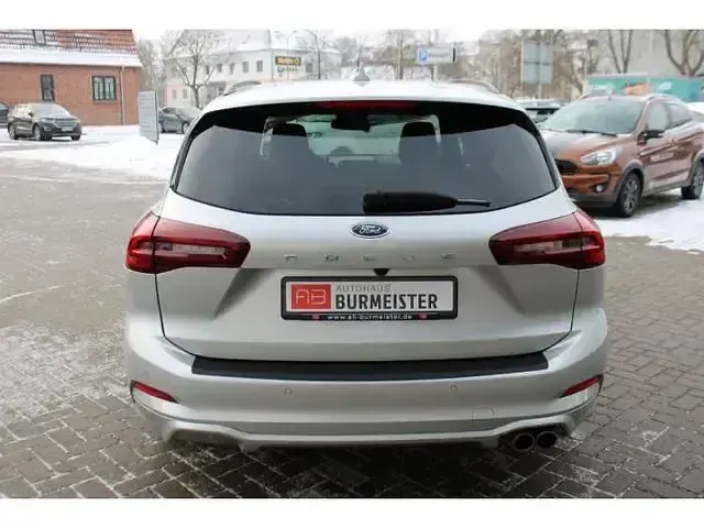 Gebraucht Ford Focus ST-Line 155 PS (114 kW) 2024 Silber Limousine