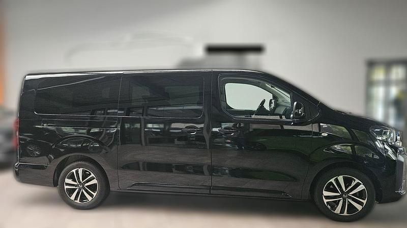 Schwarz metallic Gebraucht 2024 Citroën Spacetourer Van | 35.810 € (Guter Preis) - Bild 1/4