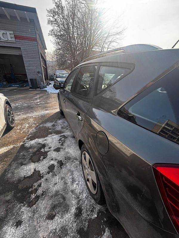 Gebraucht Kia Ceed 80 PS (58 kW) 2009 Grau Kleinwagen