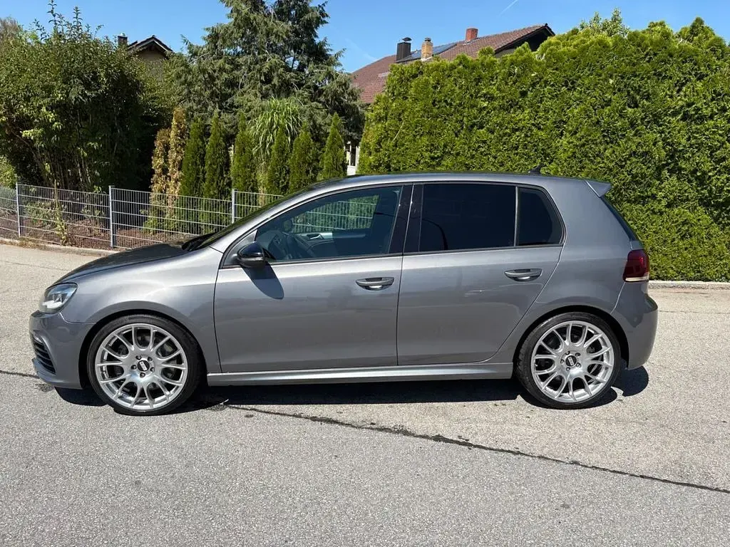 Gebraucht VW Golf VI R 271 PS (199 kW) 2010 Grau Limousine