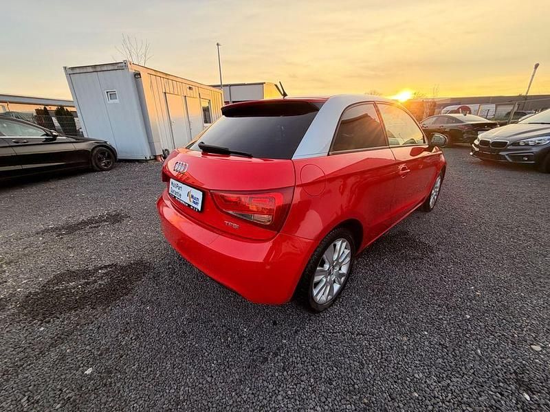 Gebraucht Audi A1 Ambition 122 PS (89 kW) 2011 Rot Kleinwagen