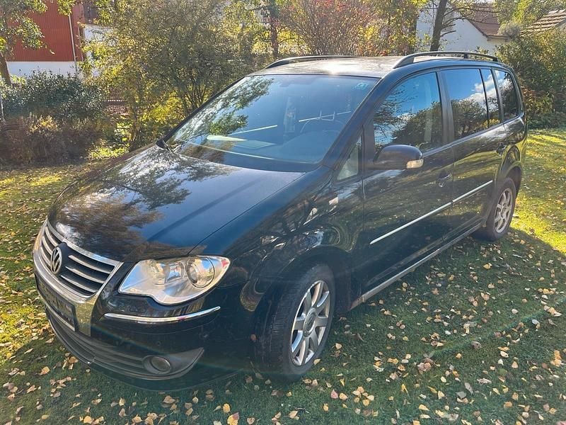 Schwarz Gebraucht 2007 VW Touran Van / Kleinbus | 850 € - Bild 1/4