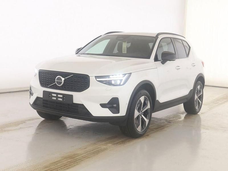 Weiß Gebraucht 2025 Volvo XC40 Plus SUV | 40.900 € (Fairer Preis) - Bild 1/4