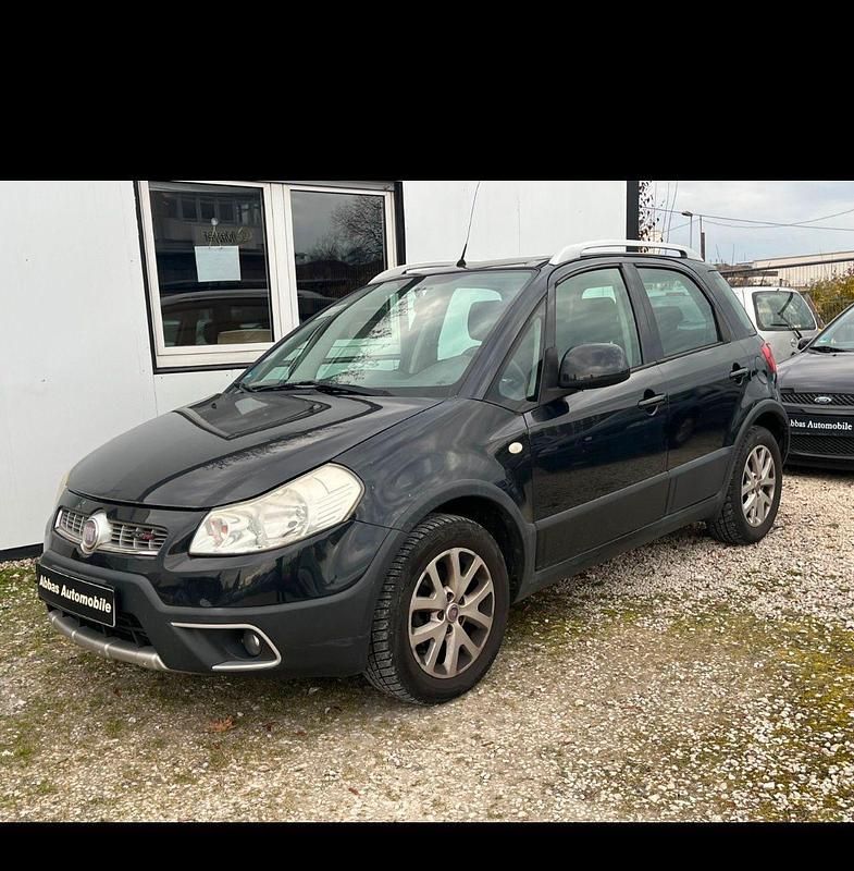 Schwarz Gebraucht 2011 Fiat Sedici SUV | 3.900 € (Fairer Preis) - Bild 1/4