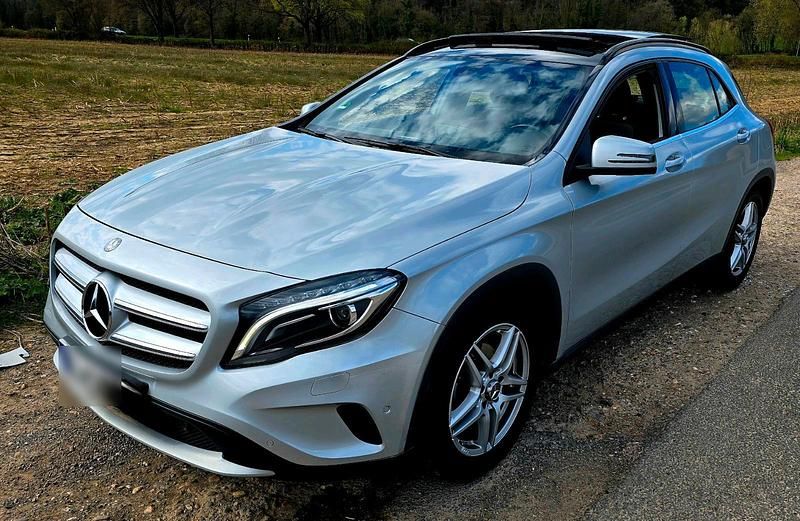 Gebraucht Mercedes GLA200 156 PS (114 kW) 2015 Silber SUV
